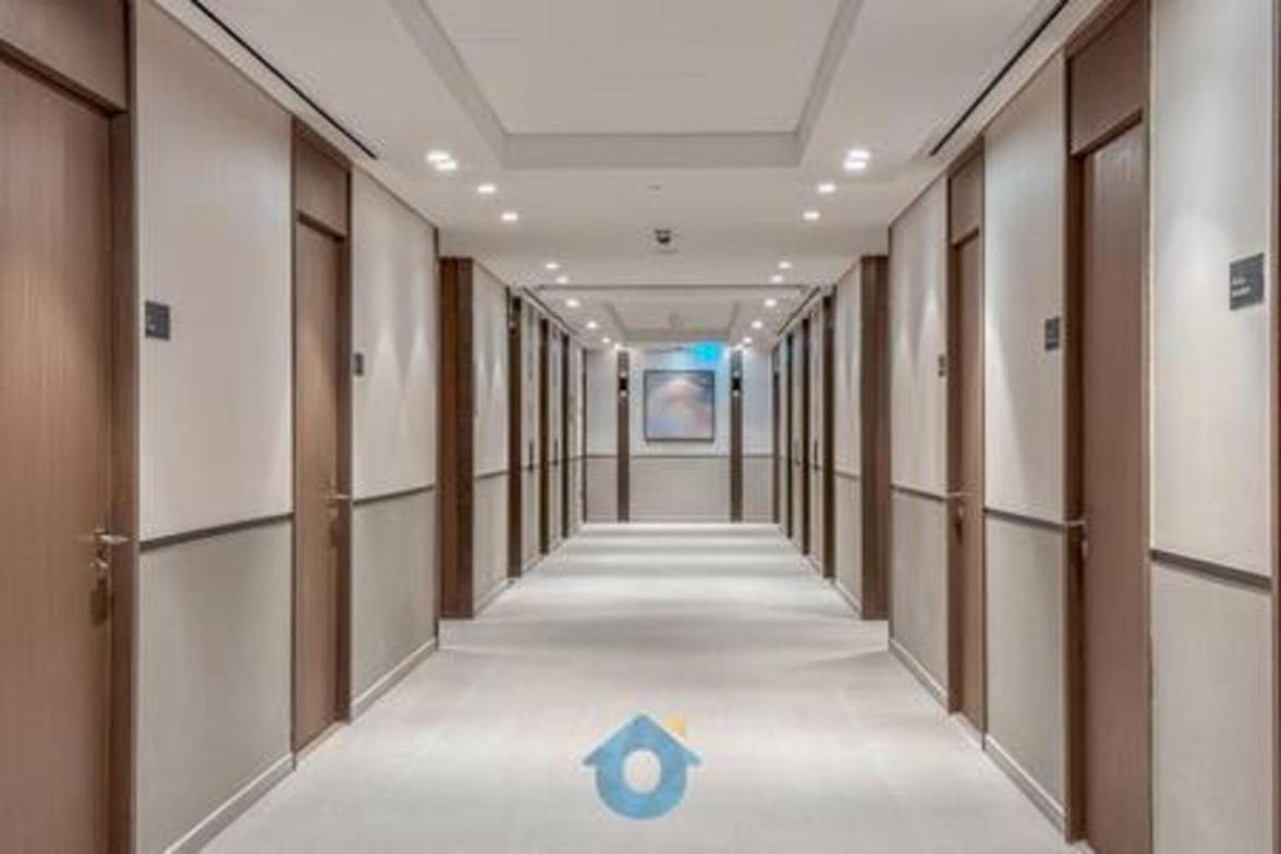 Apartment 5601gr Elegant Two Bedroom In Downtown *