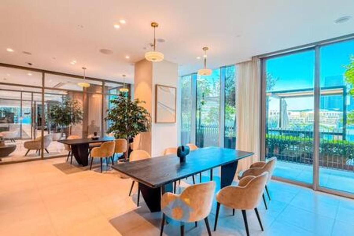 5601gr Elegant Two Bedroom In Downtown *