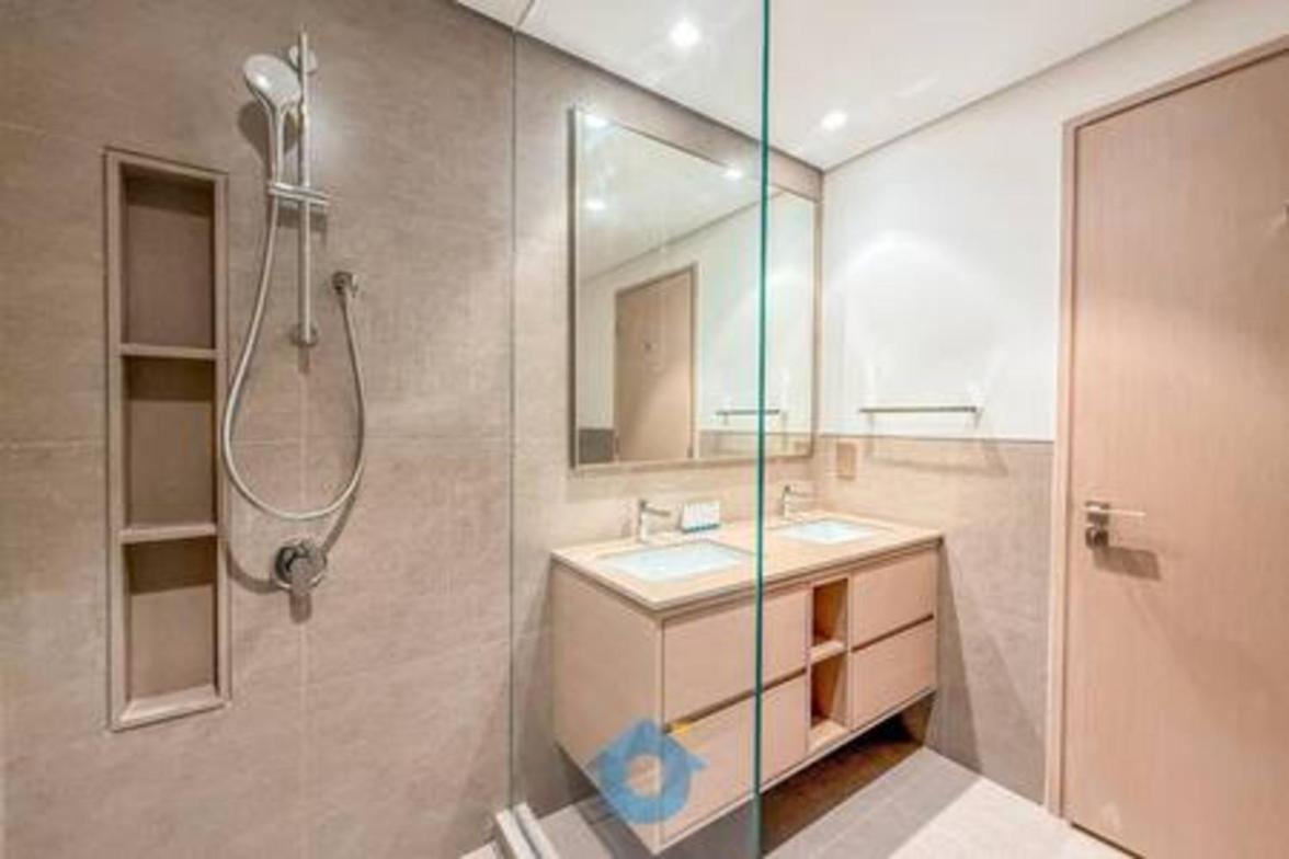 Apartment 5601gr Elegant Two Bedroom In Downtown *