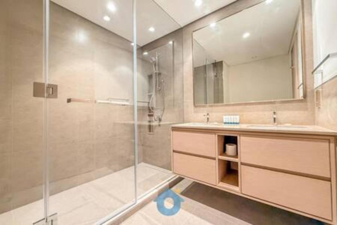 5601gr Elegant Two Bedroom In Downtown Dubai