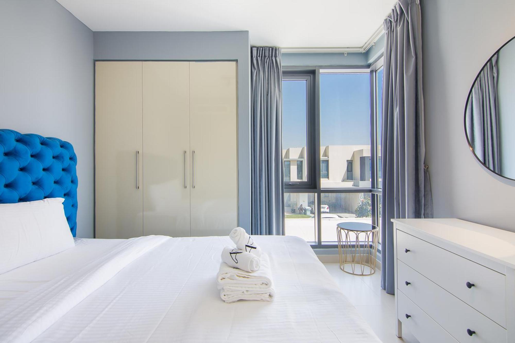 Elegant 4 Bedrooms Maid In The Heart Of Hills Dubai