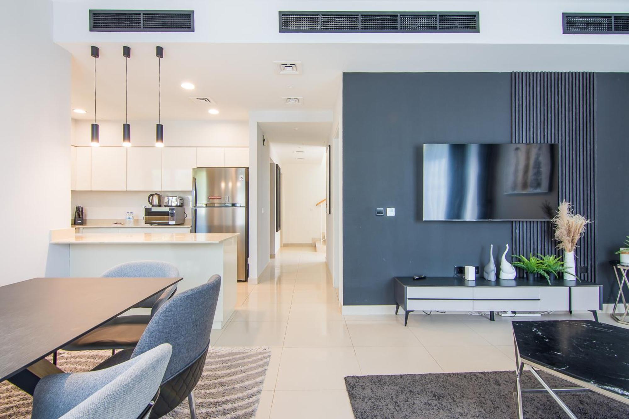Elegant 4 Bedrooms Maid In The Heart Of Hills * Dubai