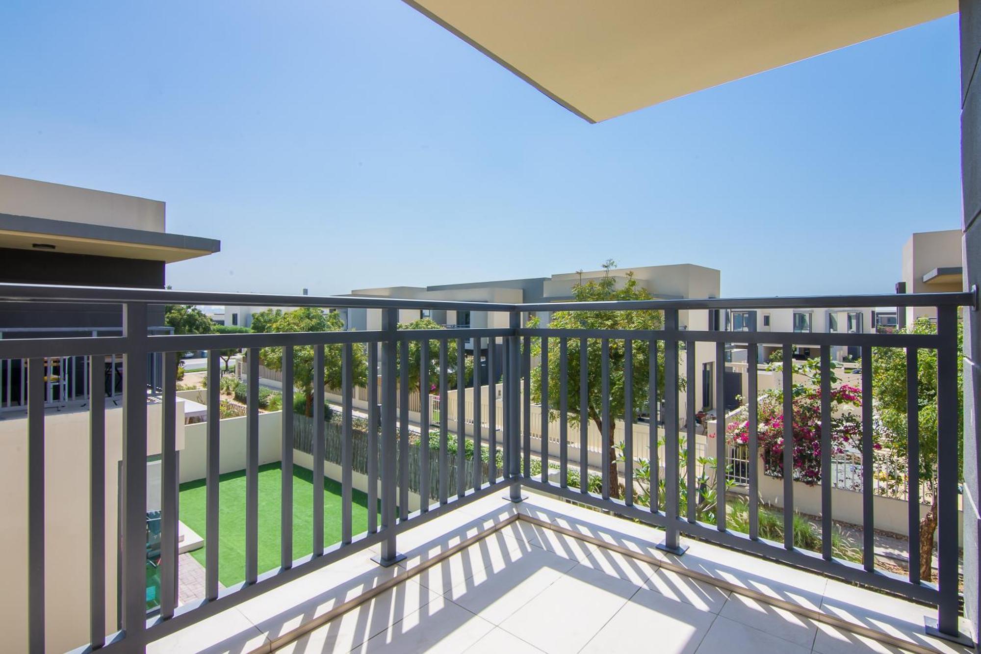 Elegant 4 Bedrooms Maid In The Heart Of Hills Villa *