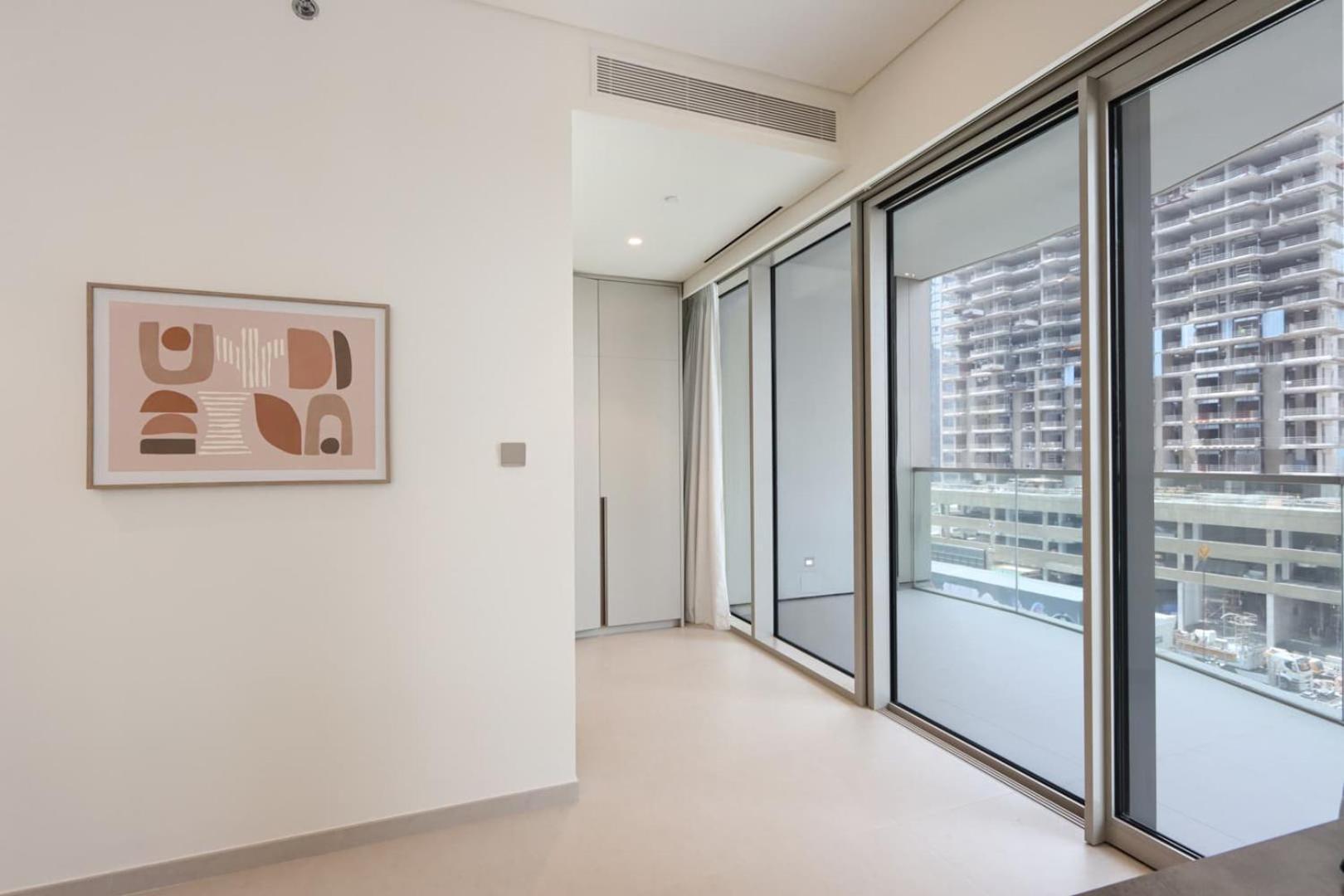 Livbnb-modern 2br With Partial Burj Khalifa View Apartment
