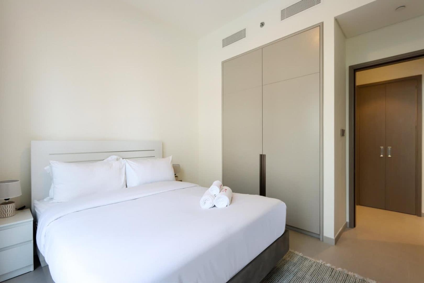 Livbnb-modern 2br With Partial Burj Khalifa View Apartment Dubai