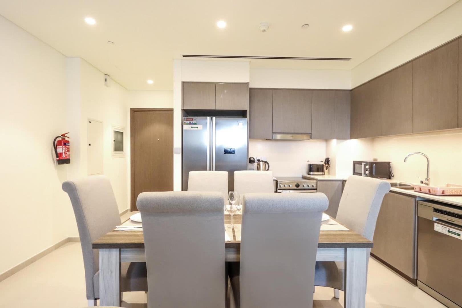 Livbnb-modern 2br With Partial Burj Khalifa View Dubai