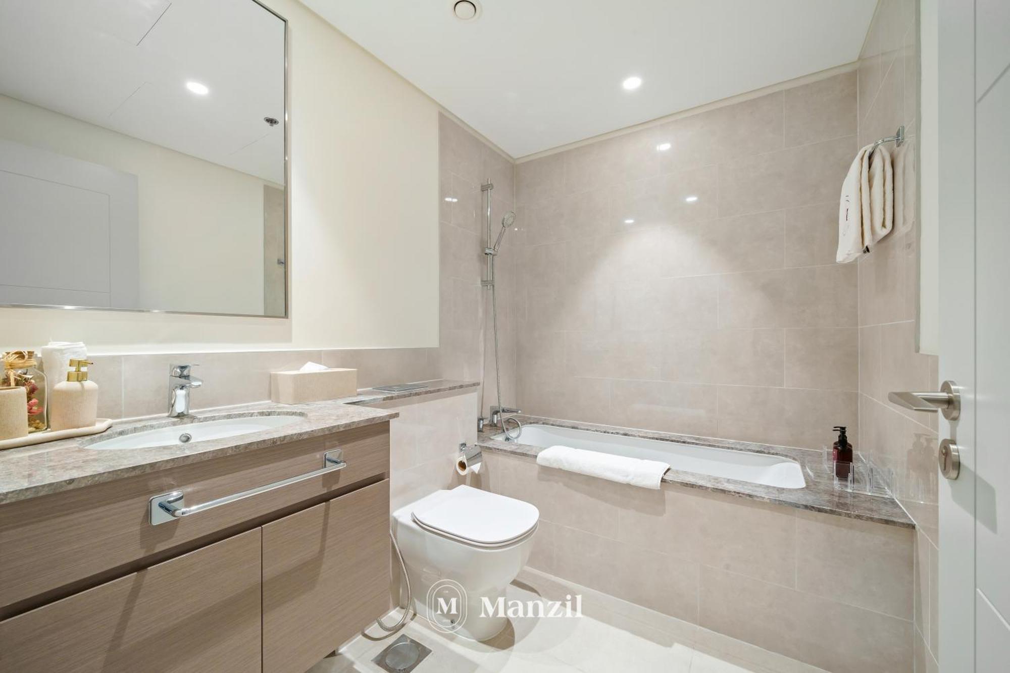 Apartment Manzil - 3br Maids In Downtown With Burj Khalifa View