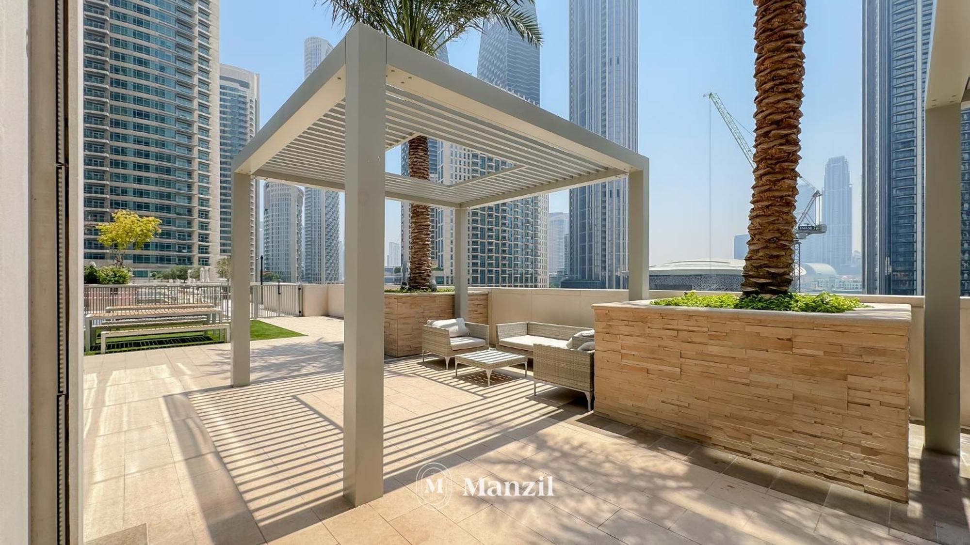 Apartment Manzil - 3br Maids In Downtown With Burj Khalifa View *