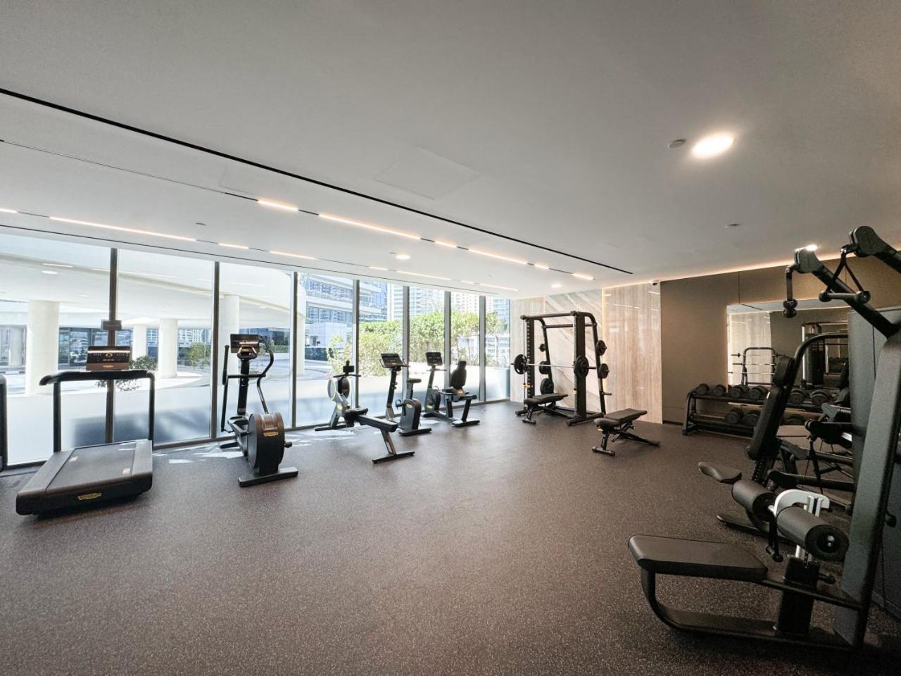 Waterfront Studio, Perfectly Located In Marina