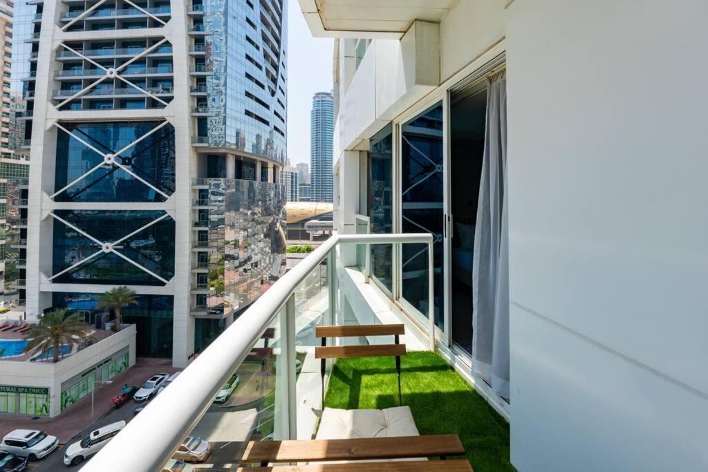Apartment Renovated Terrace Jlt Next To Metro! Dubai