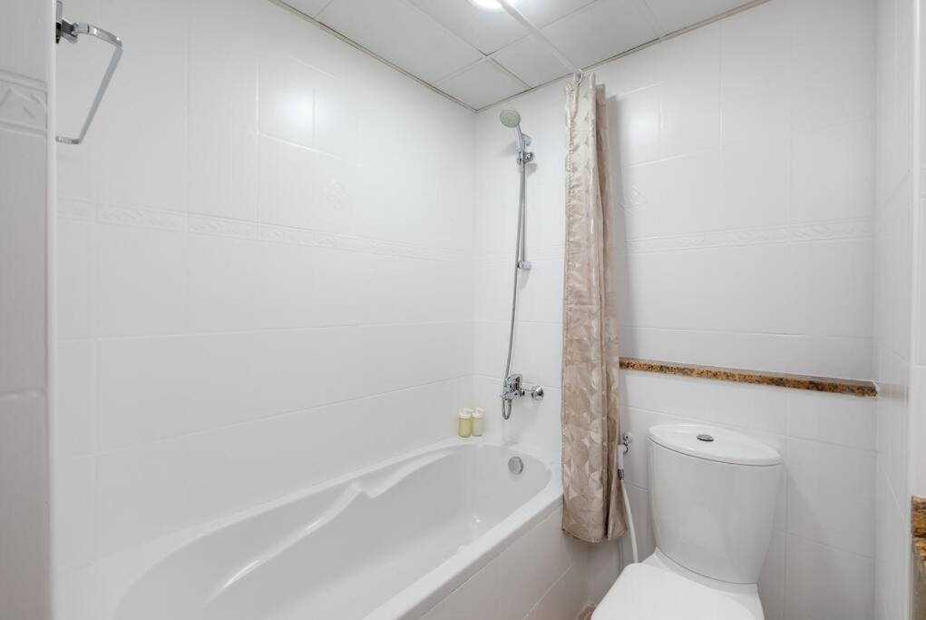 Apartment Renovated Terrace Jlt Next To Metro! *