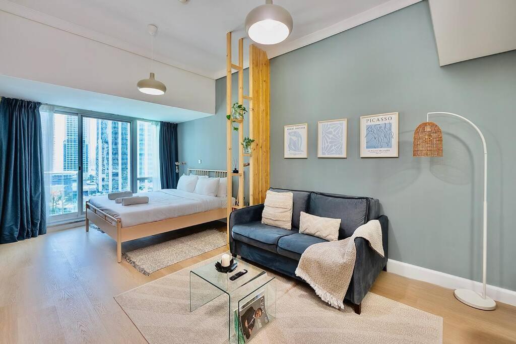 Renovated Terrace Jlt Next To Metro! Dubai