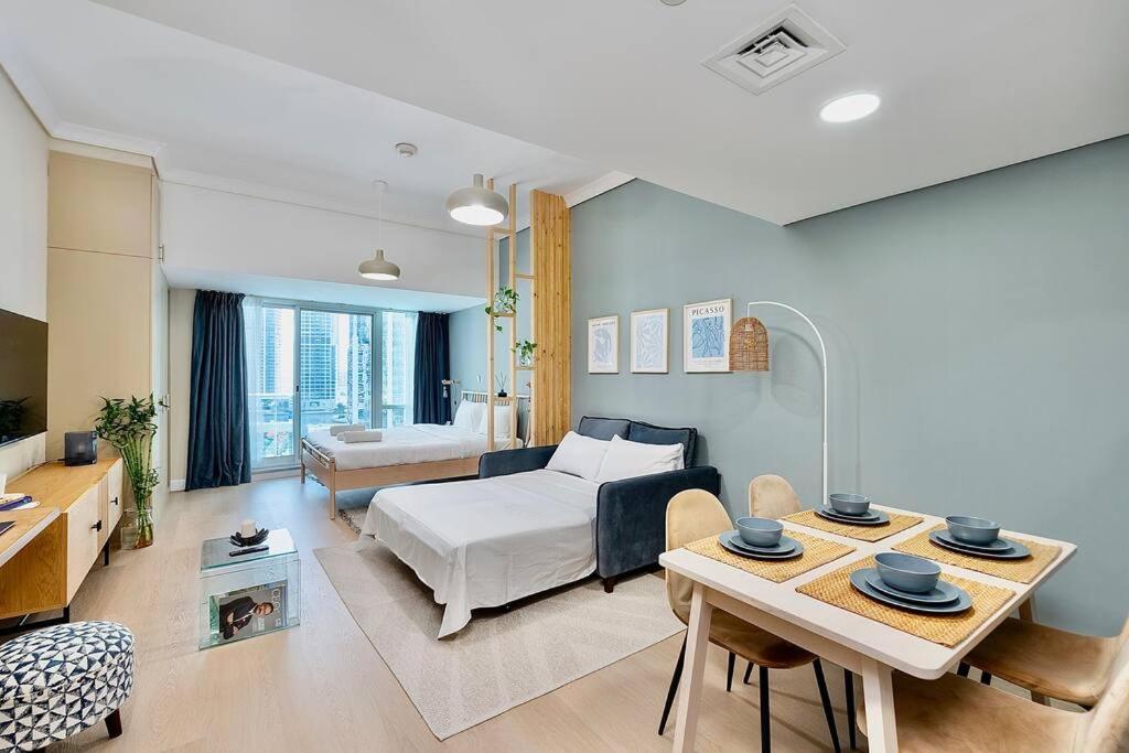 Renovated Terrace Jlt Next To Metro! Apartment