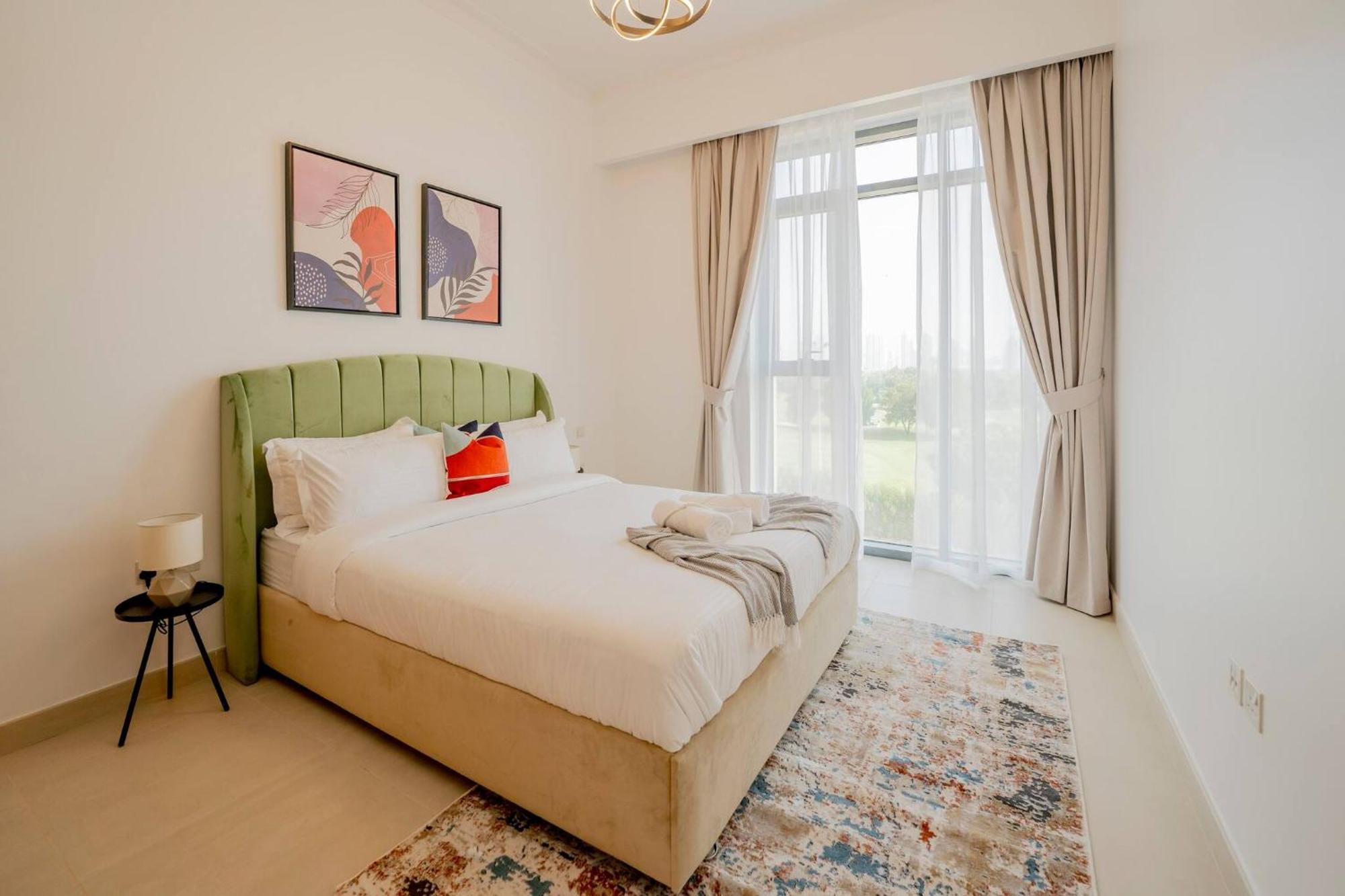 Lux Golf Views 3 Bedroom In Emirates Hills Apartment *