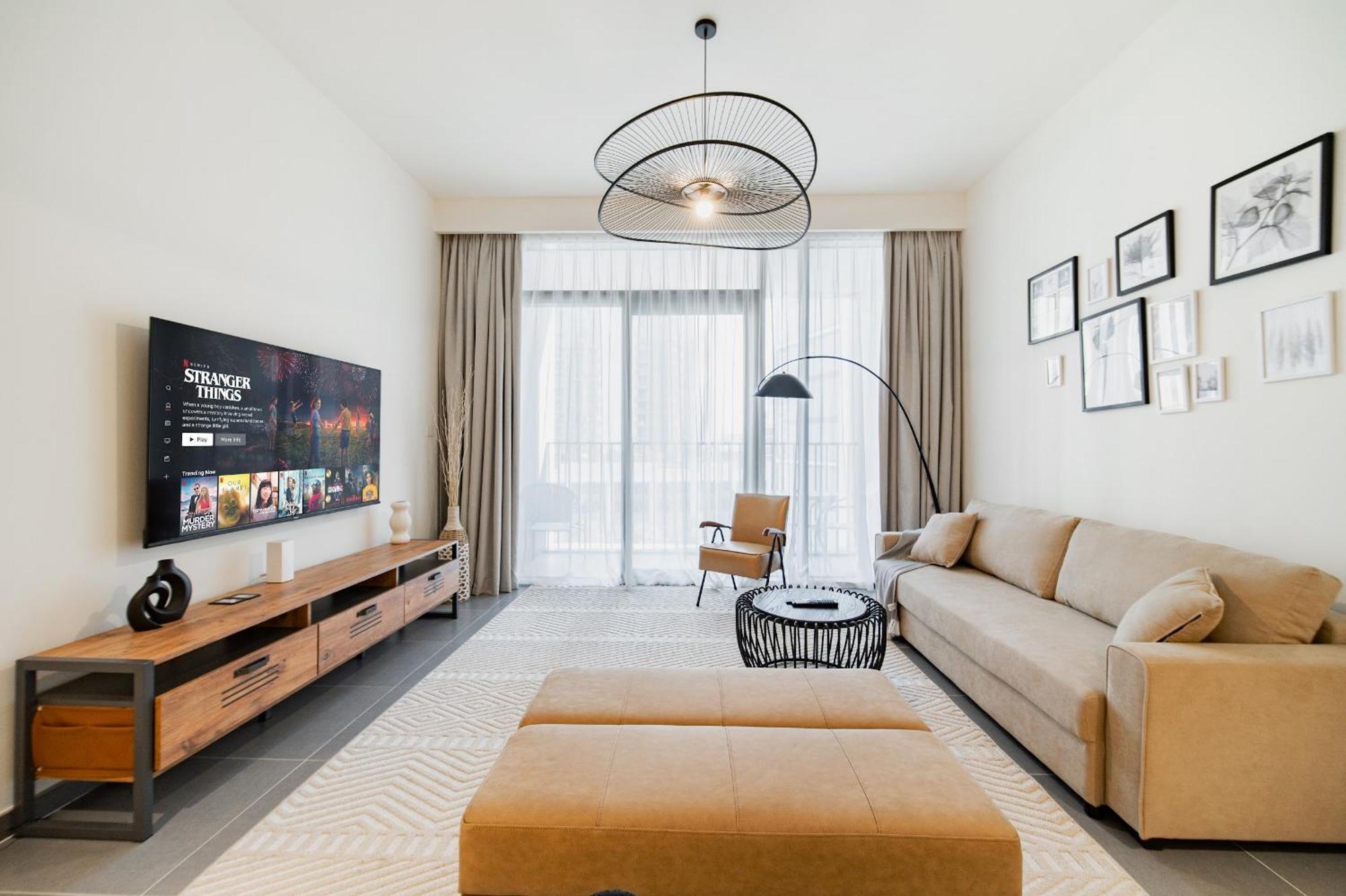 Waterfront 1br With Infinity Pool In Creek Edge T1 Apartment *