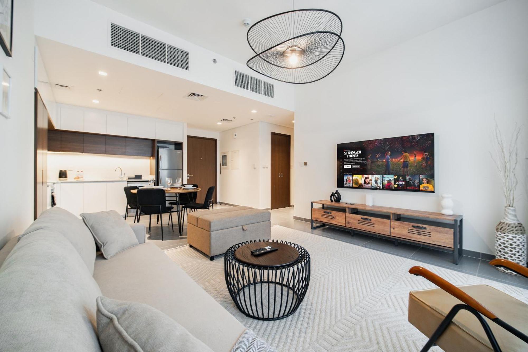 Waterfront 1br With Infinity Pool In Creek Edge T1 Dubai