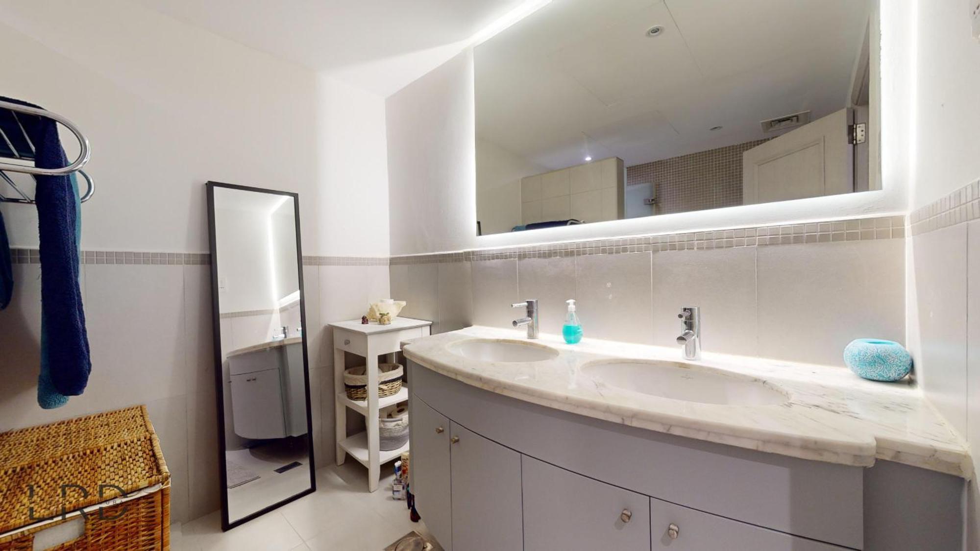 Private Garden Views Fully Furnished Apartment