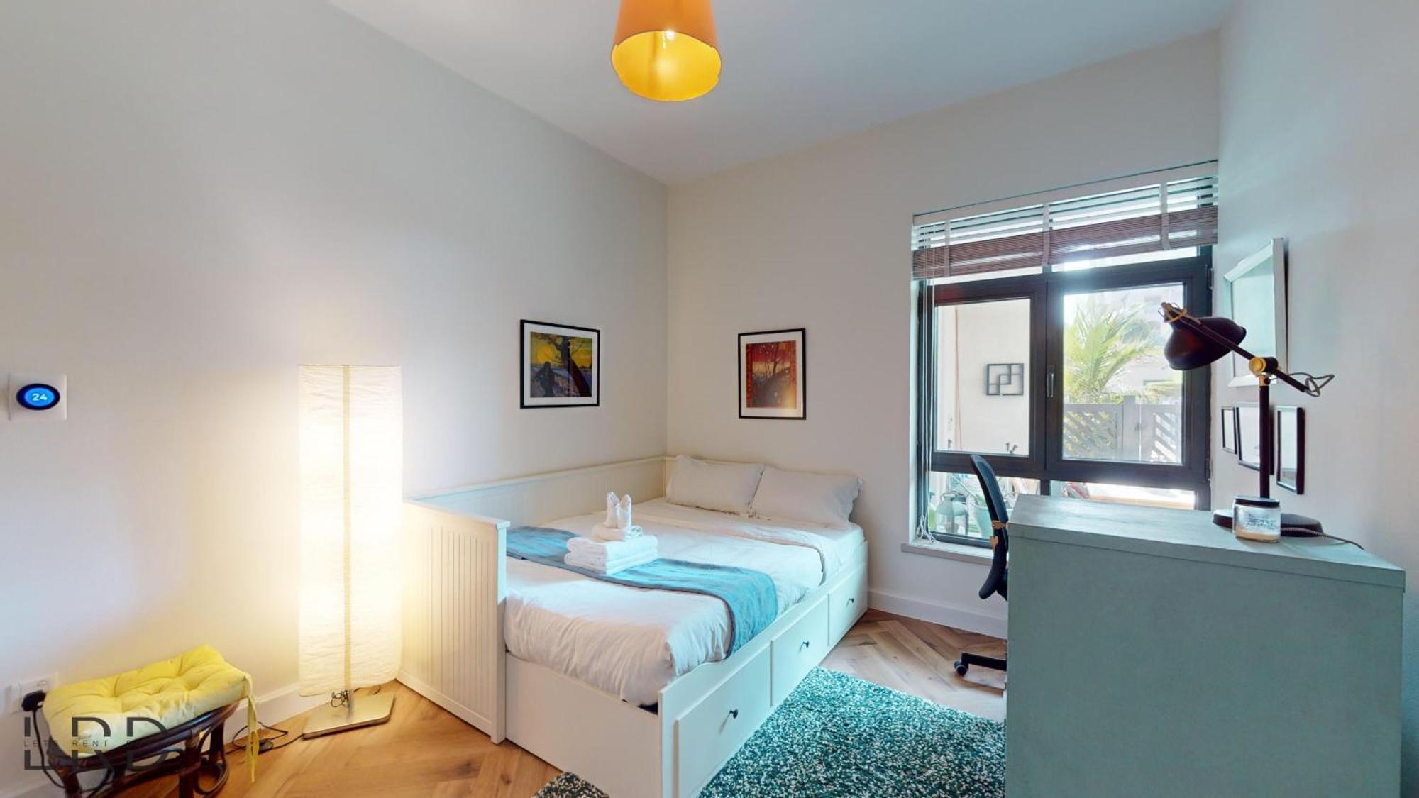 Private Garden Views Fully Furnished *