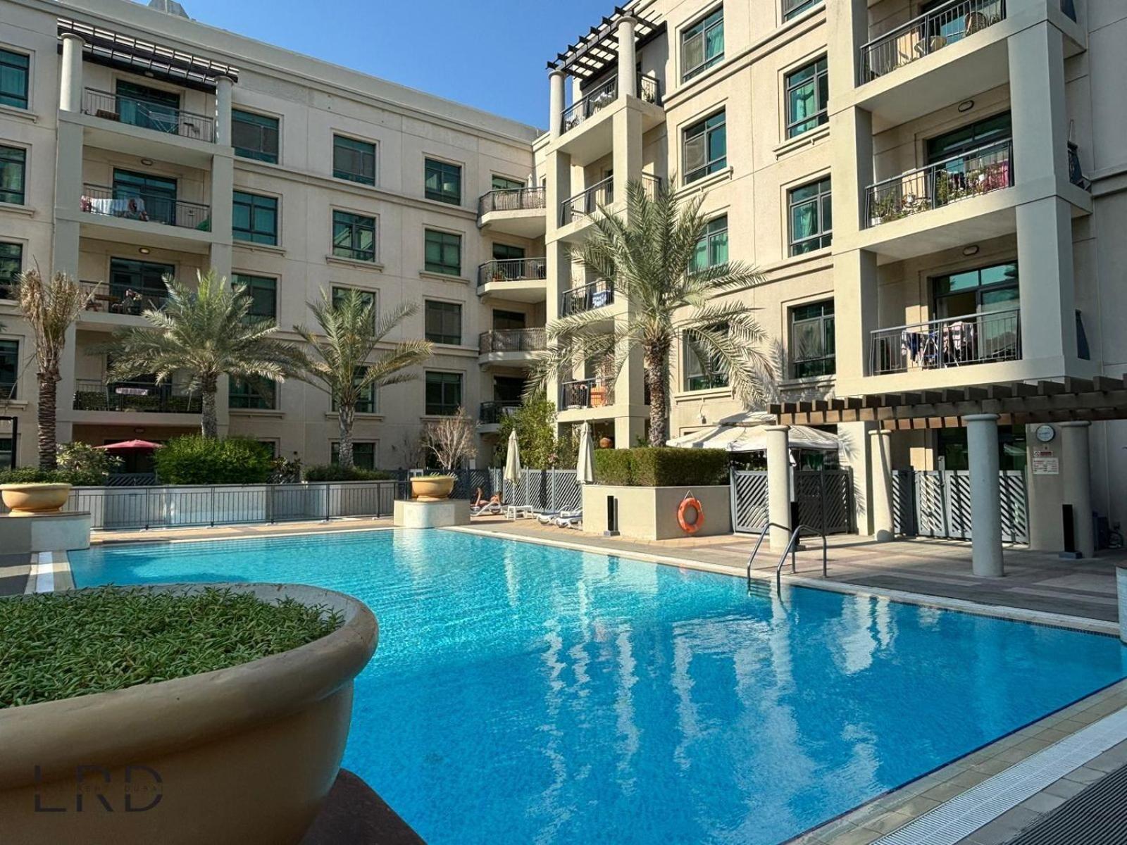 Private Garden Views Fully Furnished *