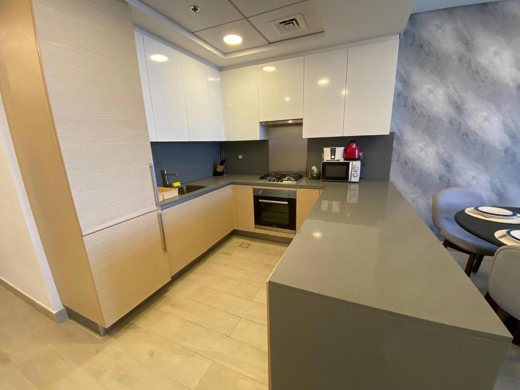 Spacious In Palm Jumeriah With Access To Private * Dubai