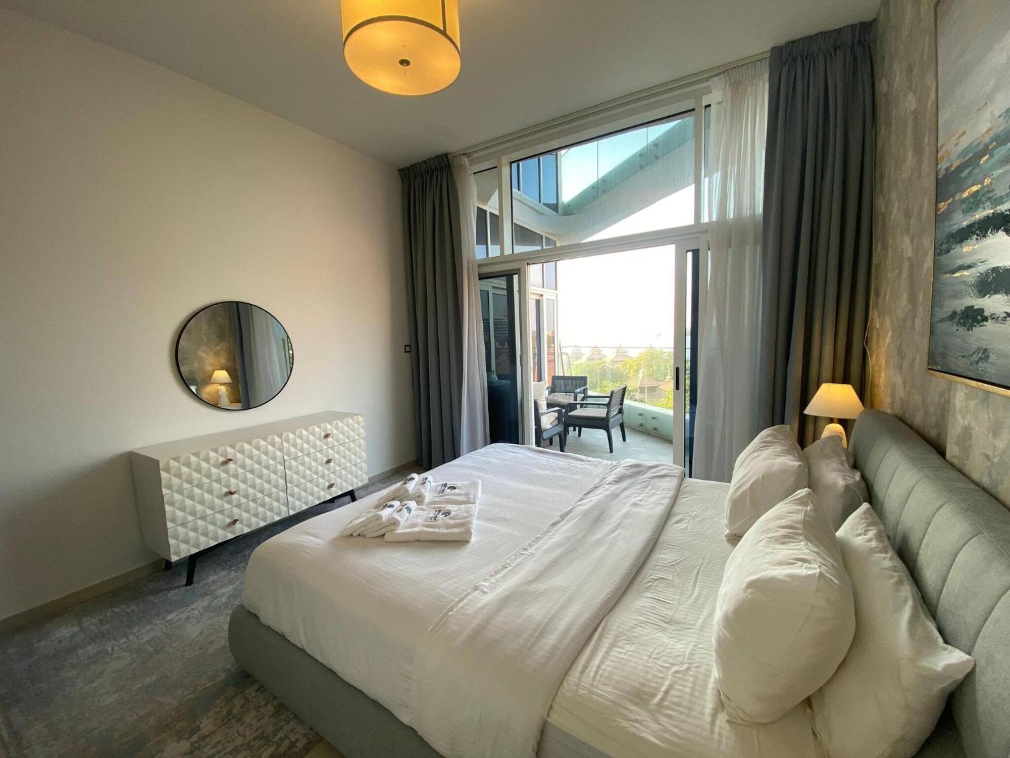 Apartment Spacious In Palm Jumeriah With Access To Private
