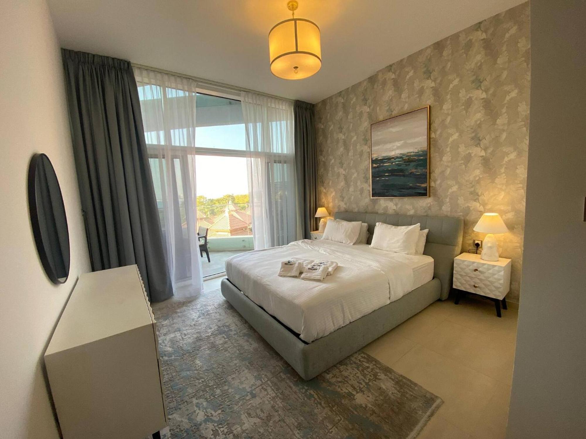 Spacious In Palm Jumeriah With Access To Private Apartment *