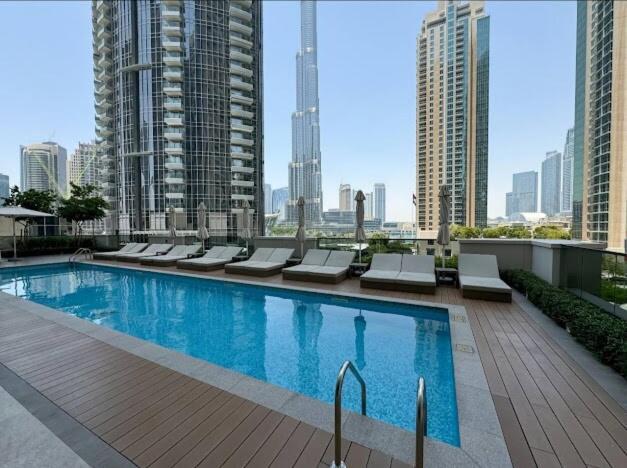 Apartment Act One Tower Near Burj Khalifa,dubai Mall *