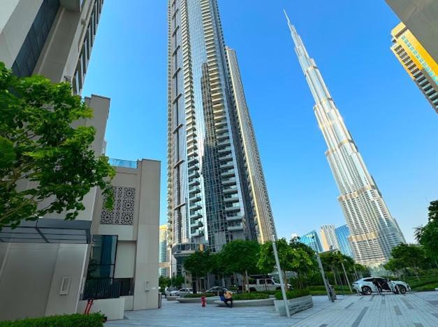 Apartment Act One Tower Near Burj Khalifa,dubai Mall *