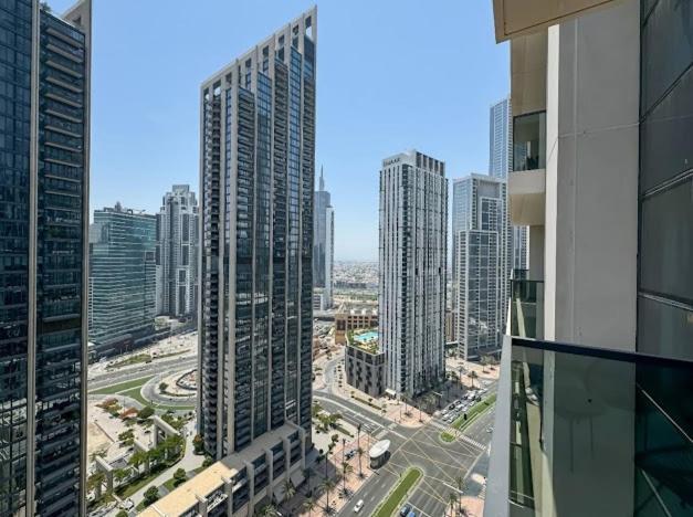 Apartment Act One Tower Near Burj Khalifa,dubai Mall *