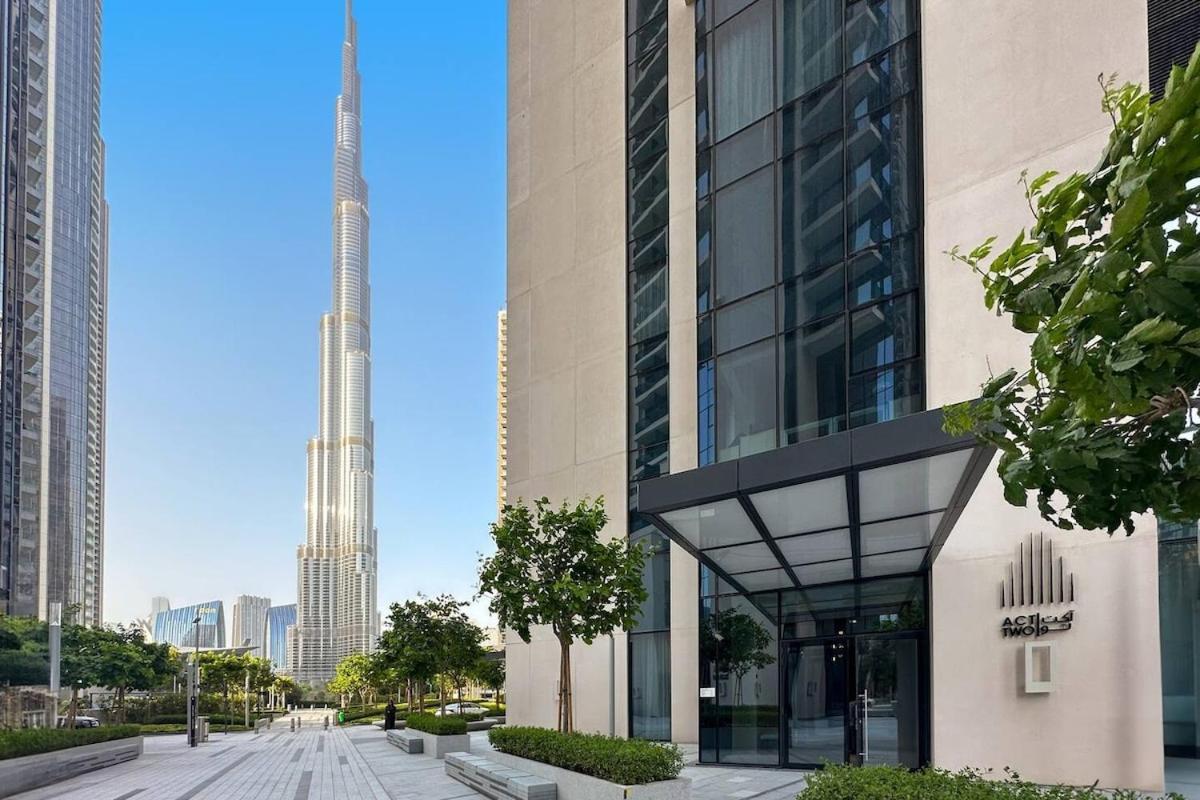 Act One Tower Near Burj Khalifa,dubai Mall Apartment *