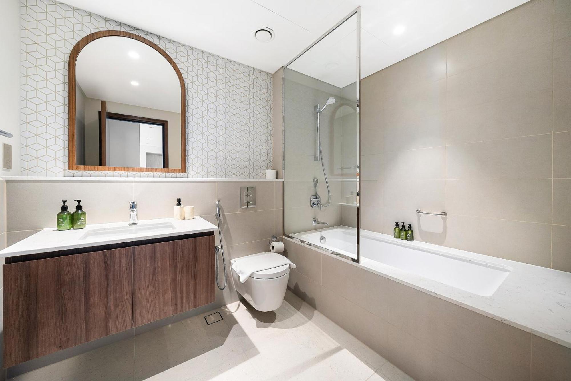 Apartment Vayk - Modern 1 Bd Near The Lagoon In Creek Harbour Dubai