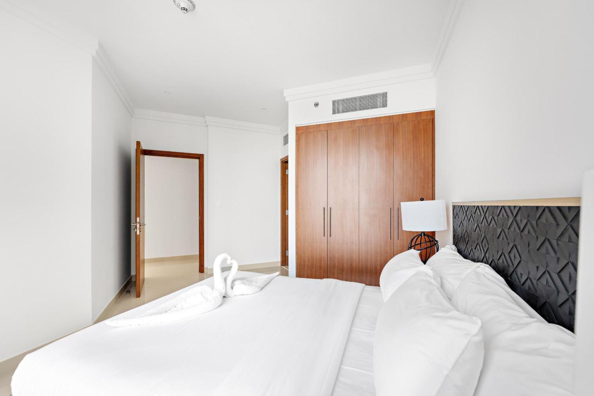 Vayk - Luxurious 2 Bedroom In Downtown Dubai