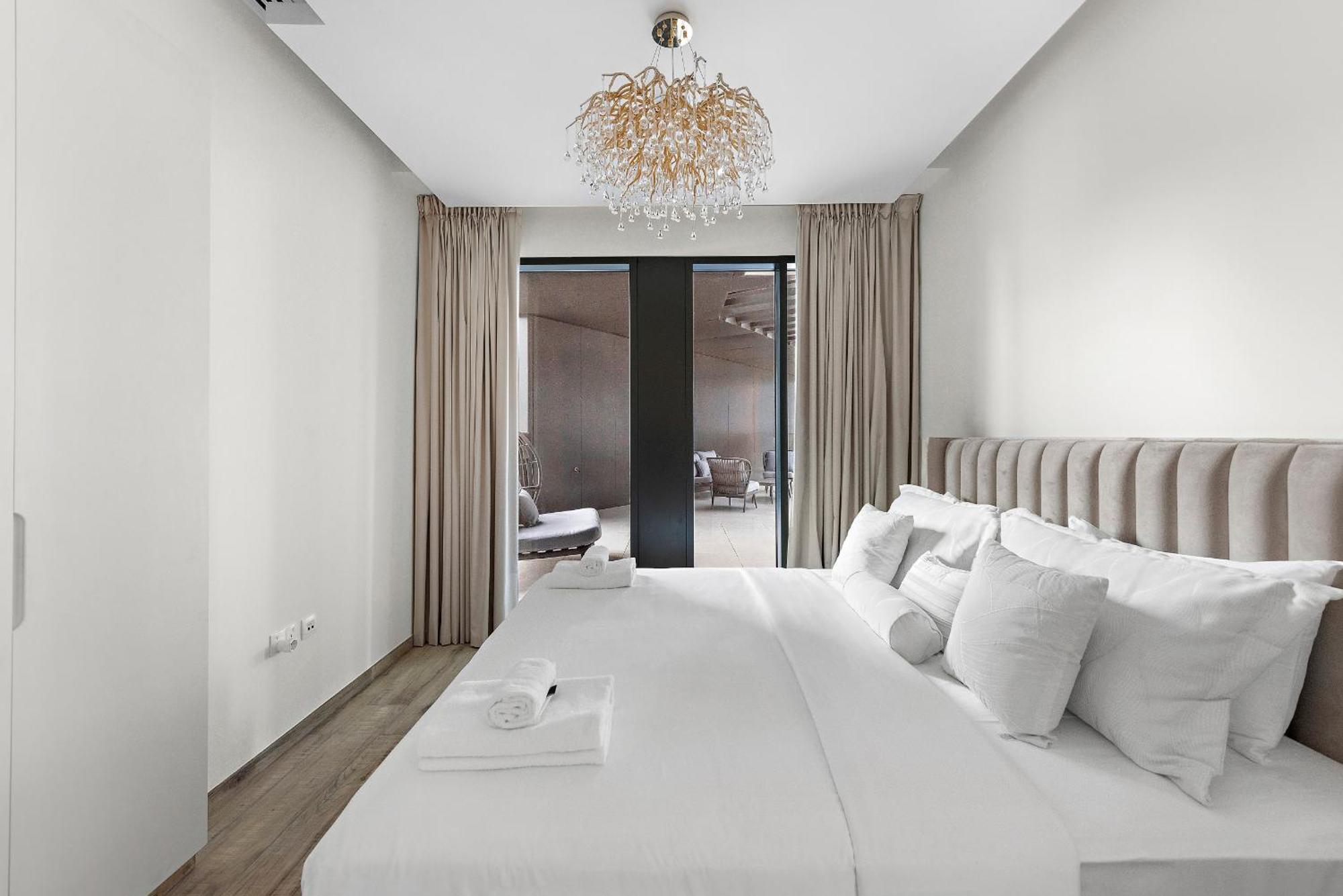 Vayk - Stylish Brand New 1 Bd With Terrace In Business Bay Dubai