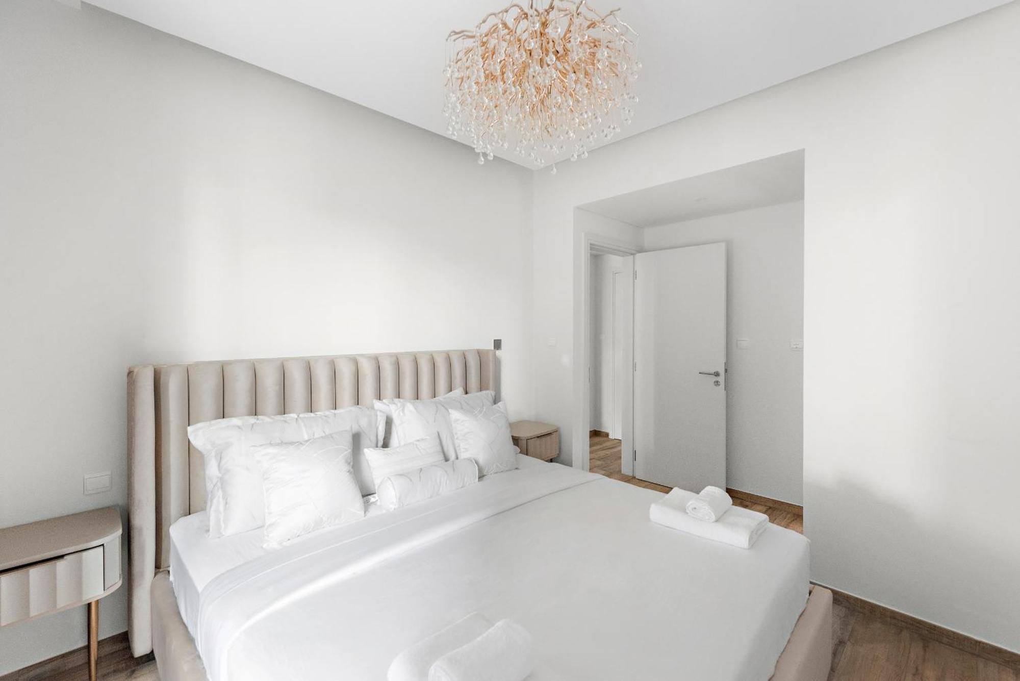 Vayk - Stylish Brand New 1 Bd With Terrace In Business Bay Apartment
