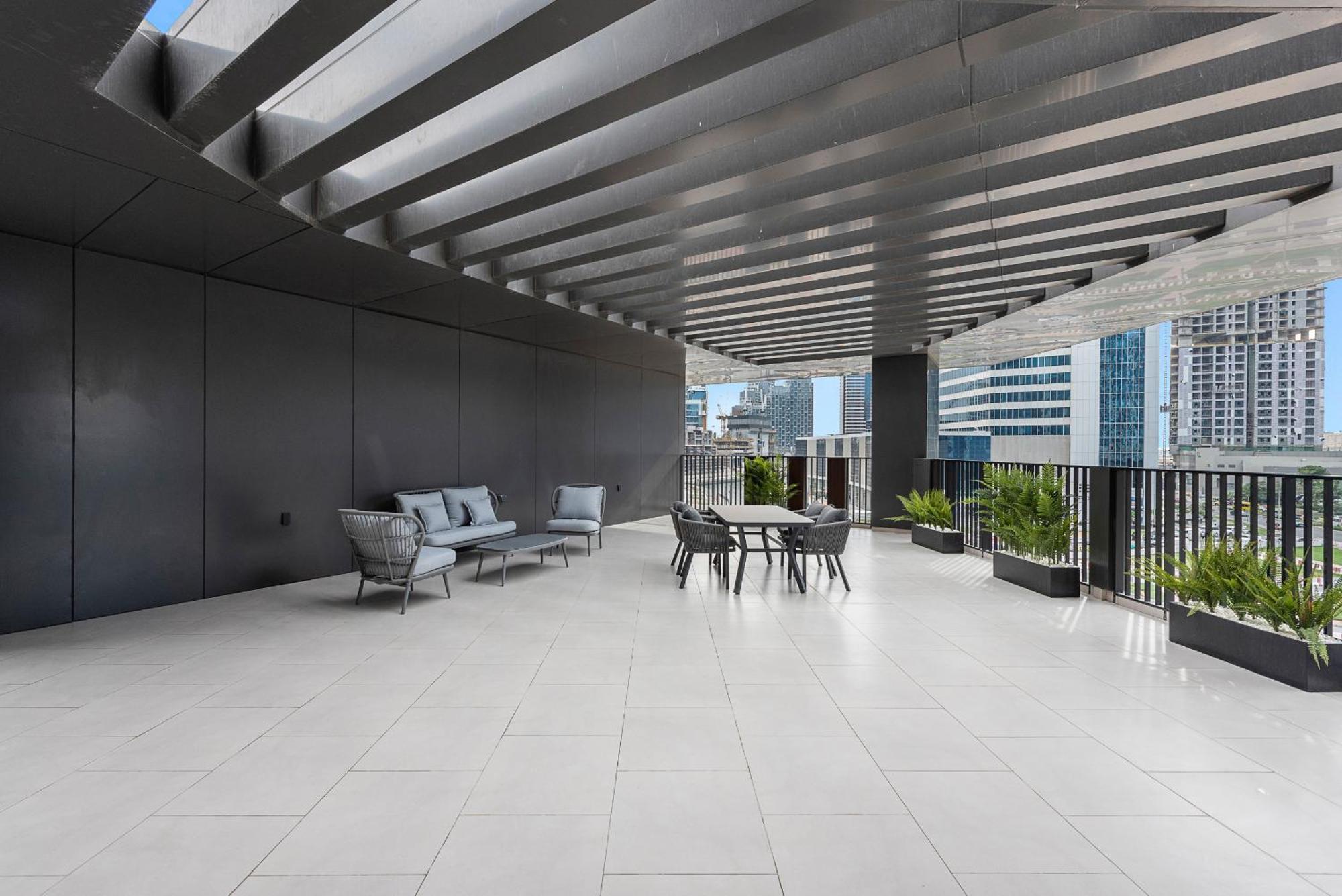 Vayk - Stylish Brand New 1 Bd With Terrace In Business Bay Apartment
