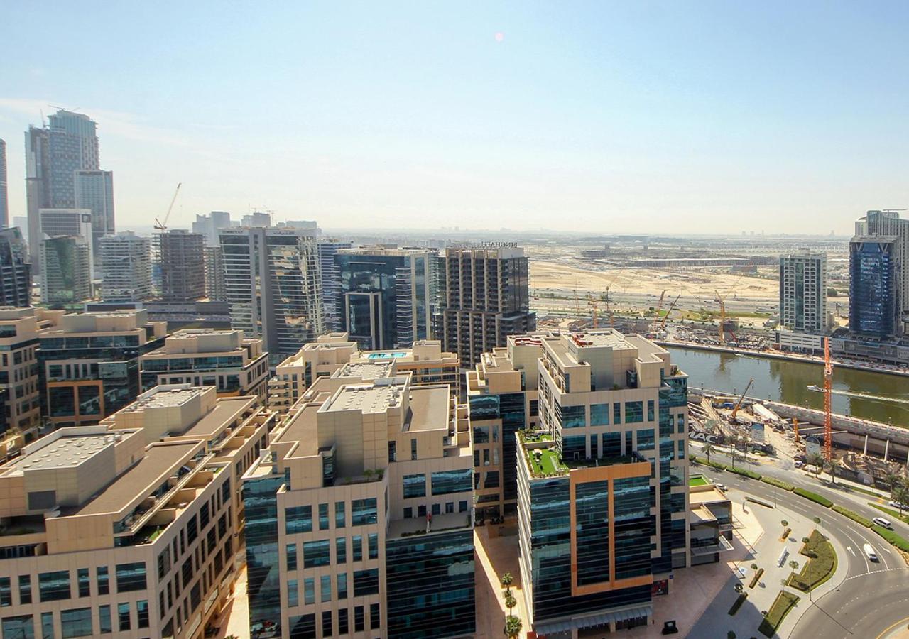 Elite Downtown With Gym, Pool Near Mall