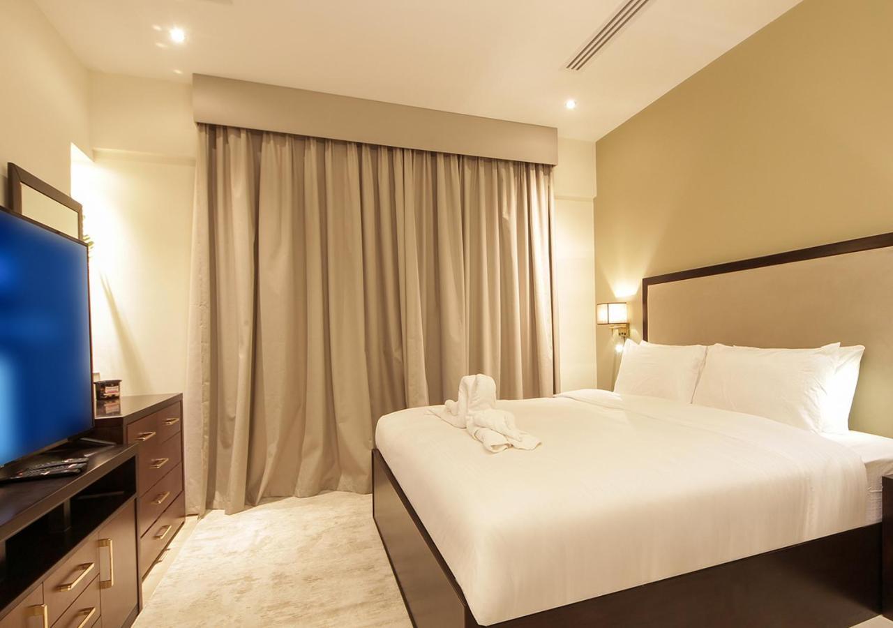 Elite Downtown With Gym, Pool Near Mall Apartment Dubai