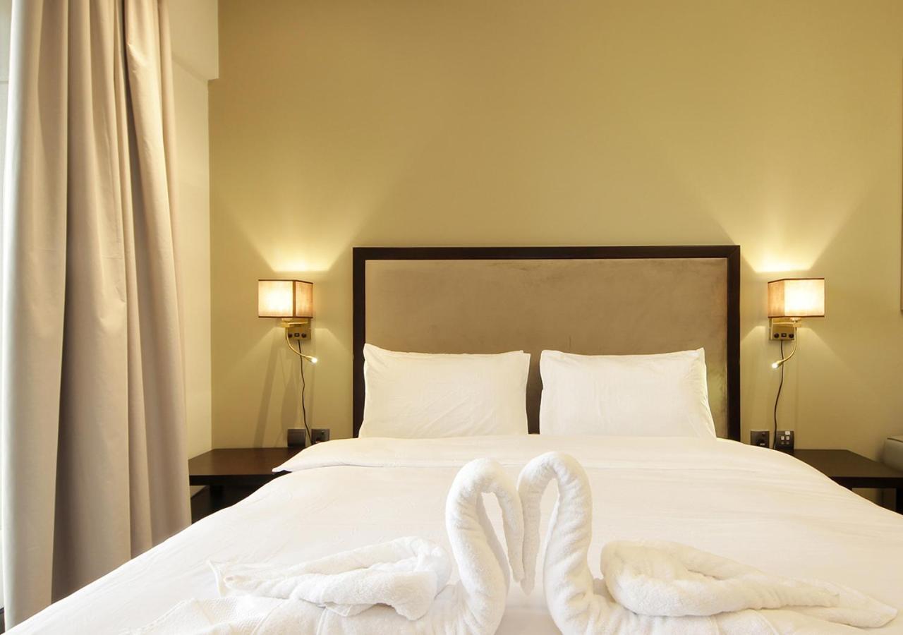 Elite Downtown With Gym, Pool Near Mall *