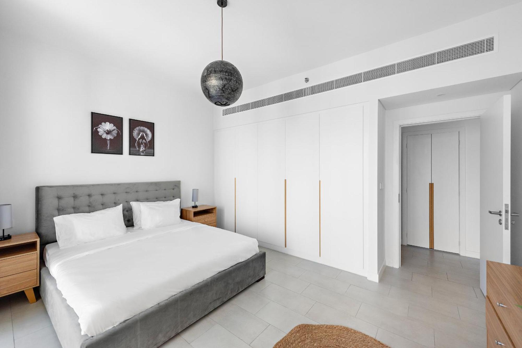 Vayk - New 1 Bd With Access In Jbr Apartment