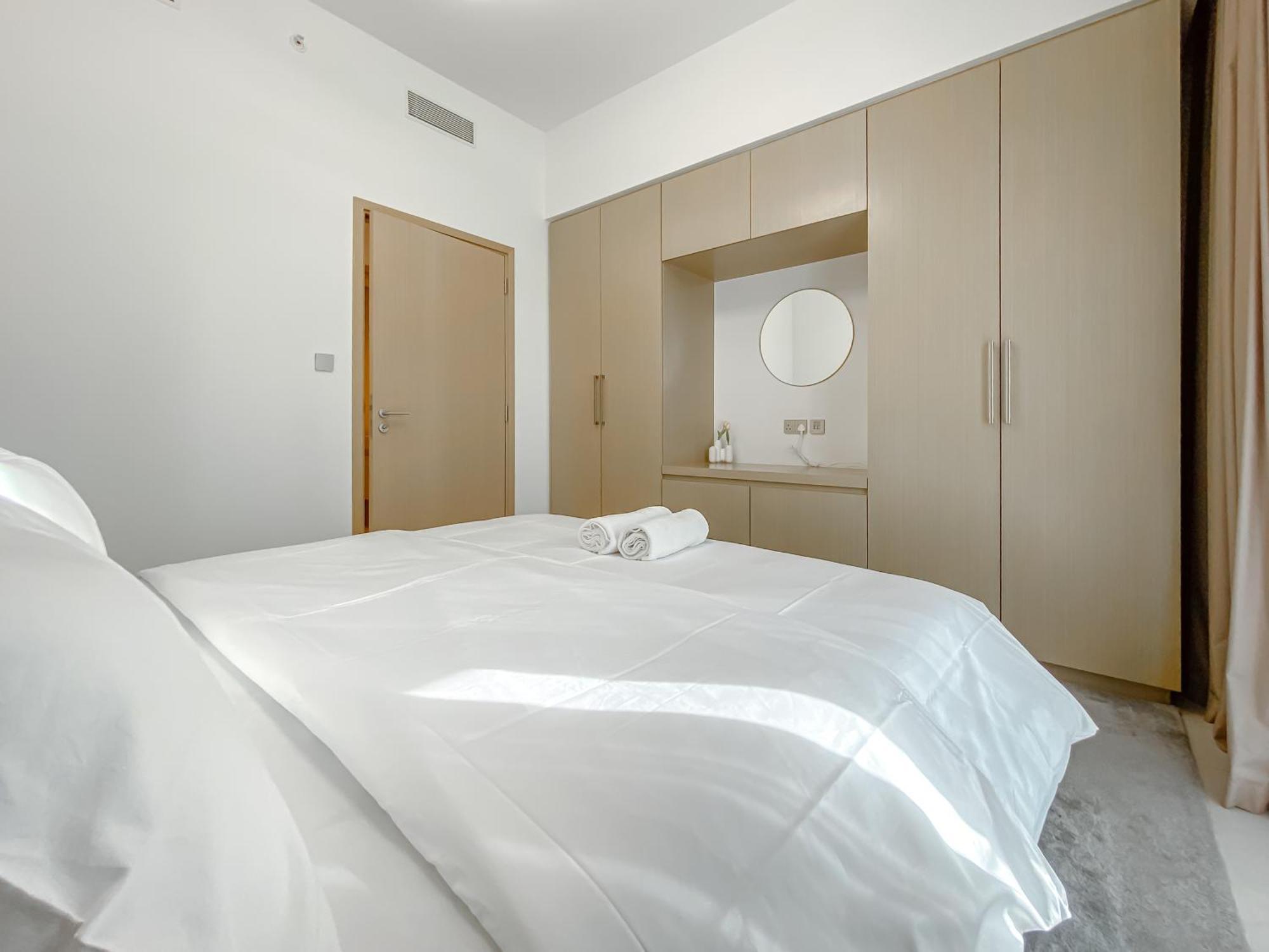 Majestic Burj Khalifa View 2br Premium By Sbh Apartment