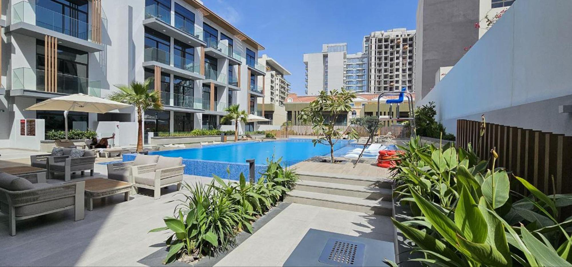 Apartment Luxury Jvc Modern 1bhk Pool & Gym Access *