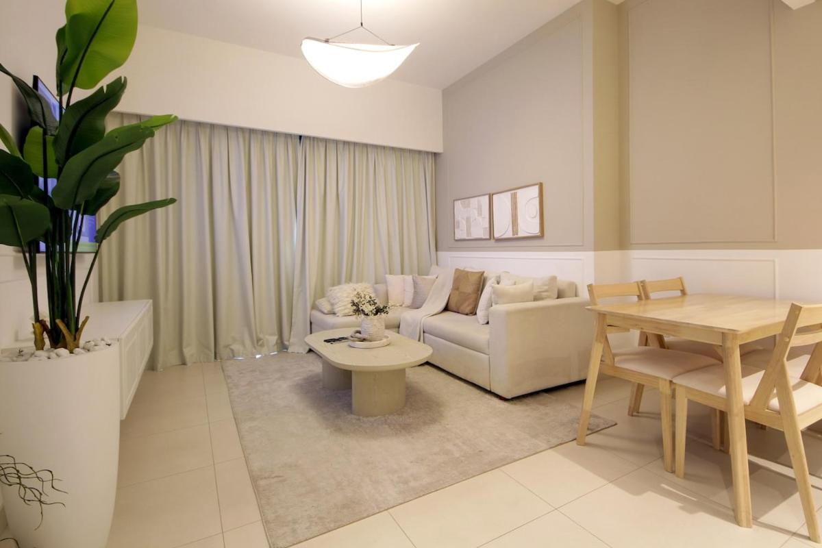 Modern 1br In Downtown Near Burj Khalifa & Metro * Dubai