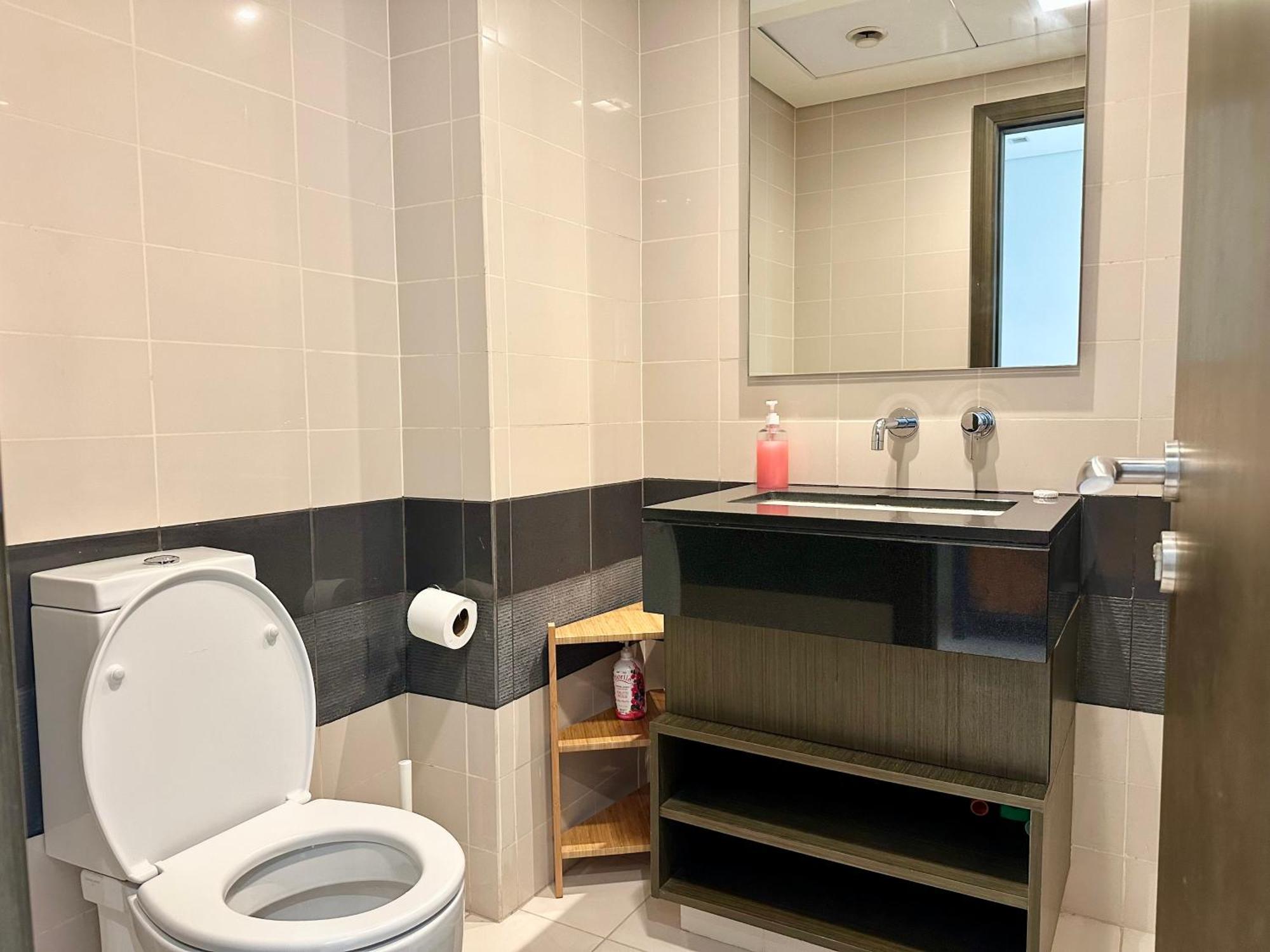 Apartment The Lofts West Downtown - 2 Minutes Walk To Burj Khalifa-dubai Mall 1bdr