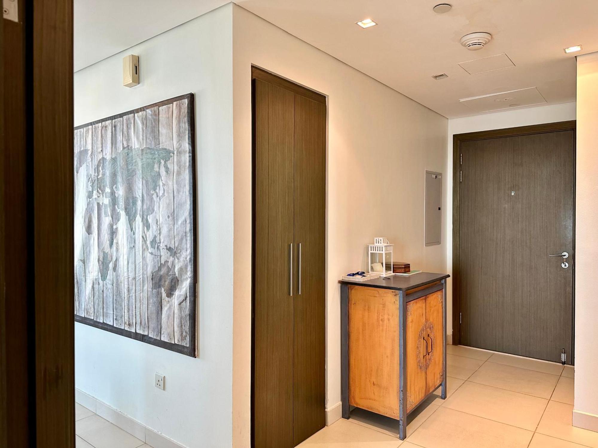 The Lofts West Downtown - 2 Minutes Walk To Burj Khalifa-dubai Mall 1bdr * Dubai
