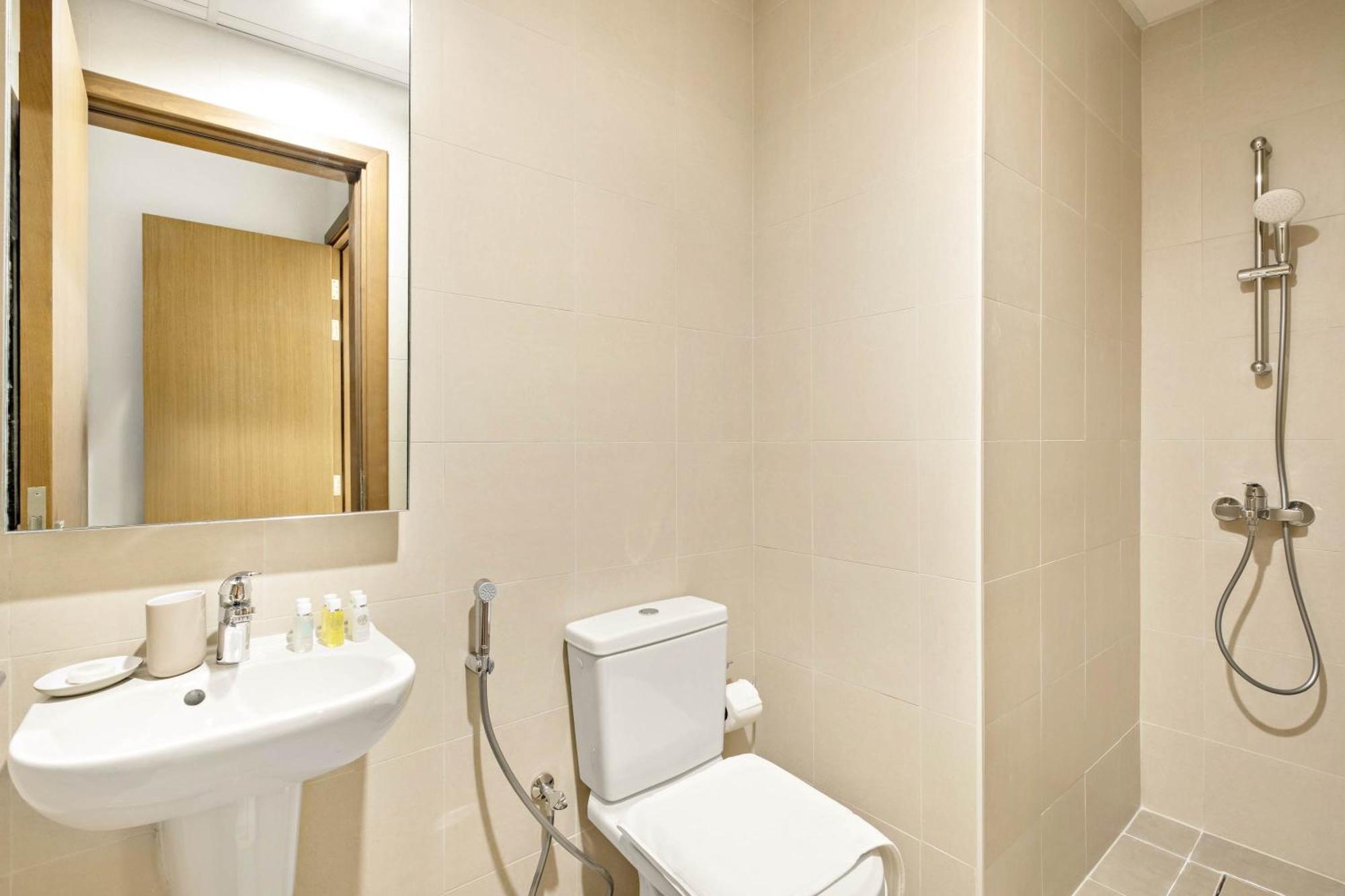 Silkhaus Canalside 2br With Maid In Canal Front