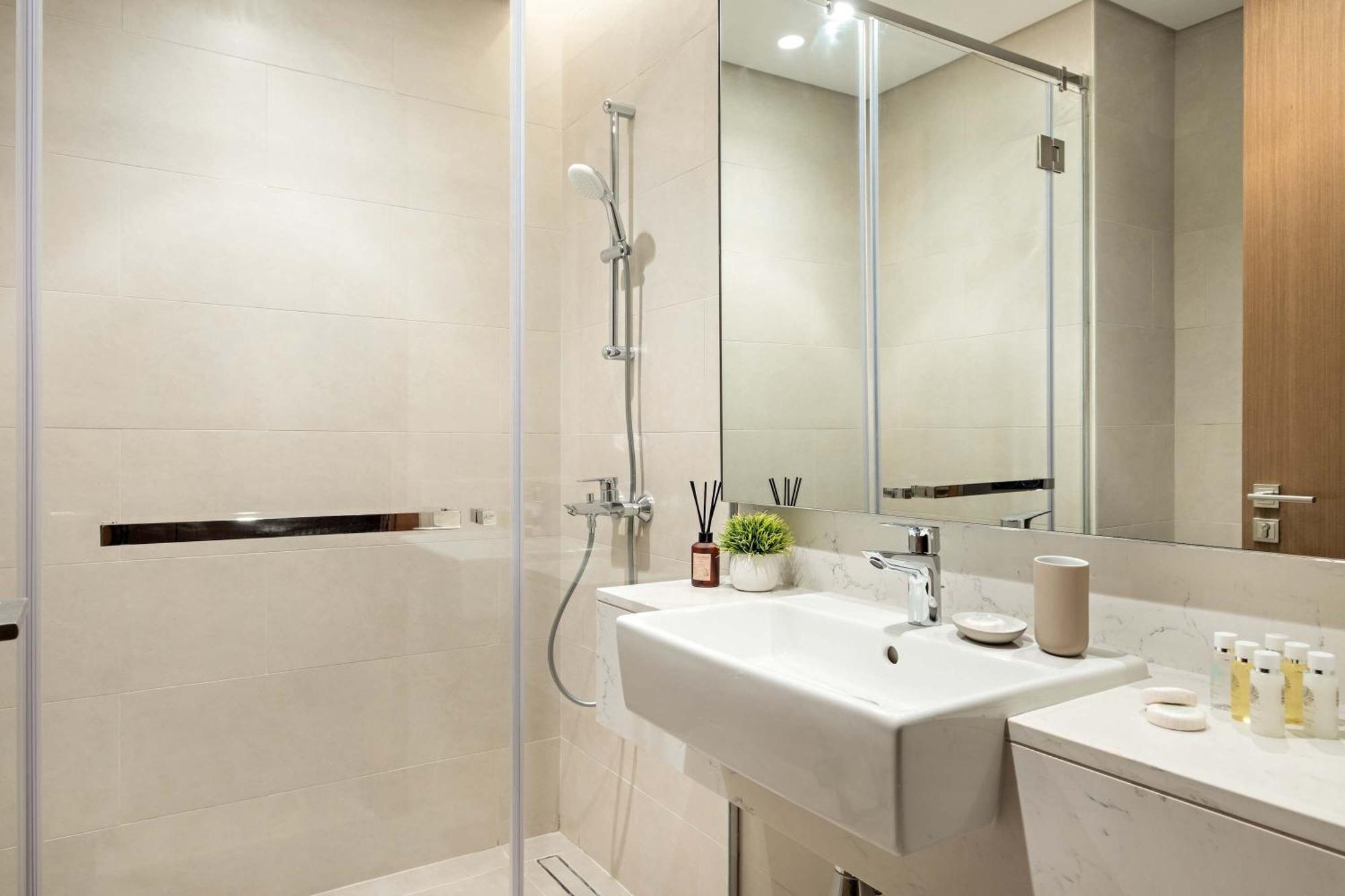 Apartment Silkhaus Canalside 2br With Maid In Canal Front