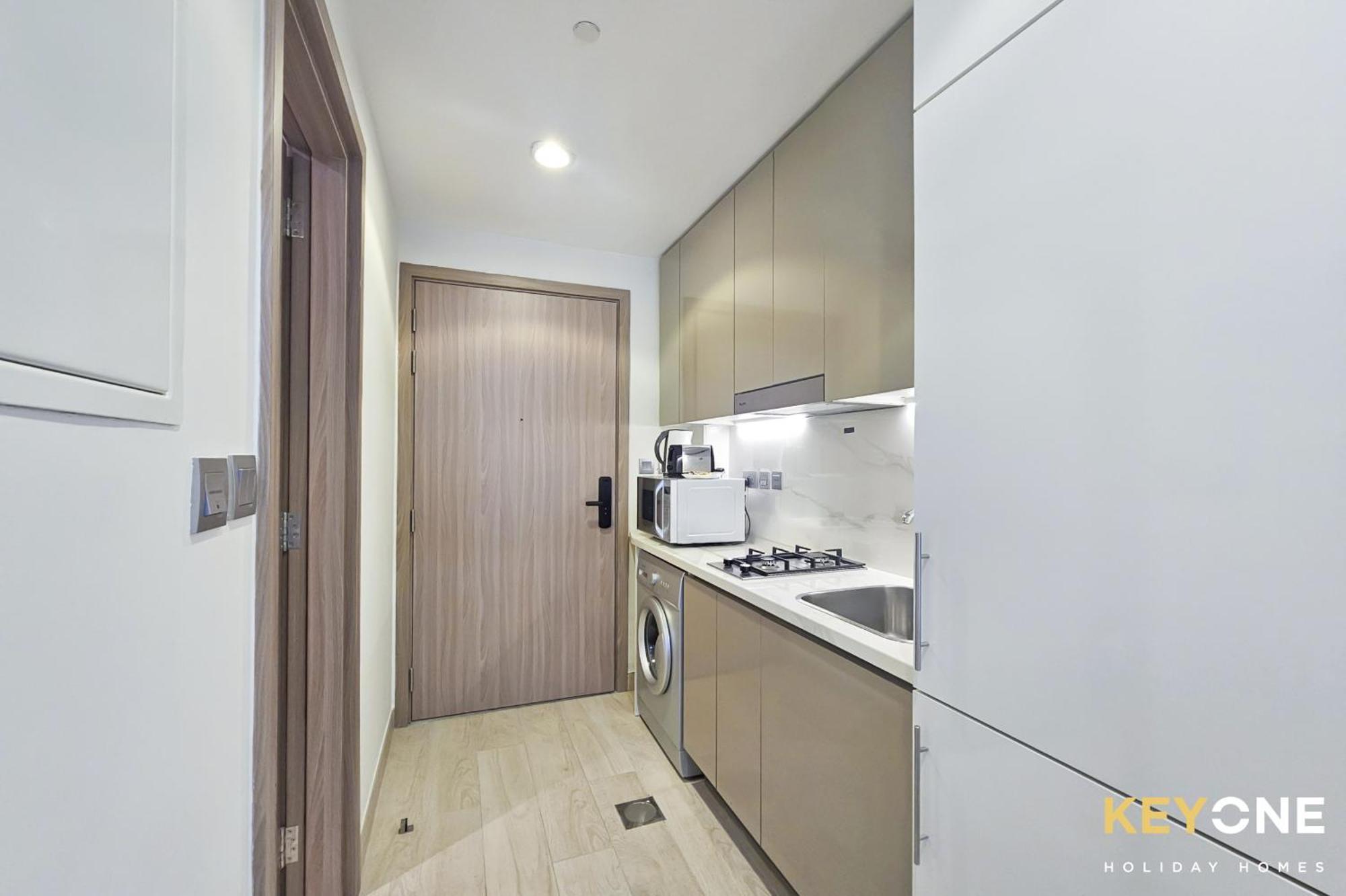Chic Modern Studio In Azizi Riviera Dubai