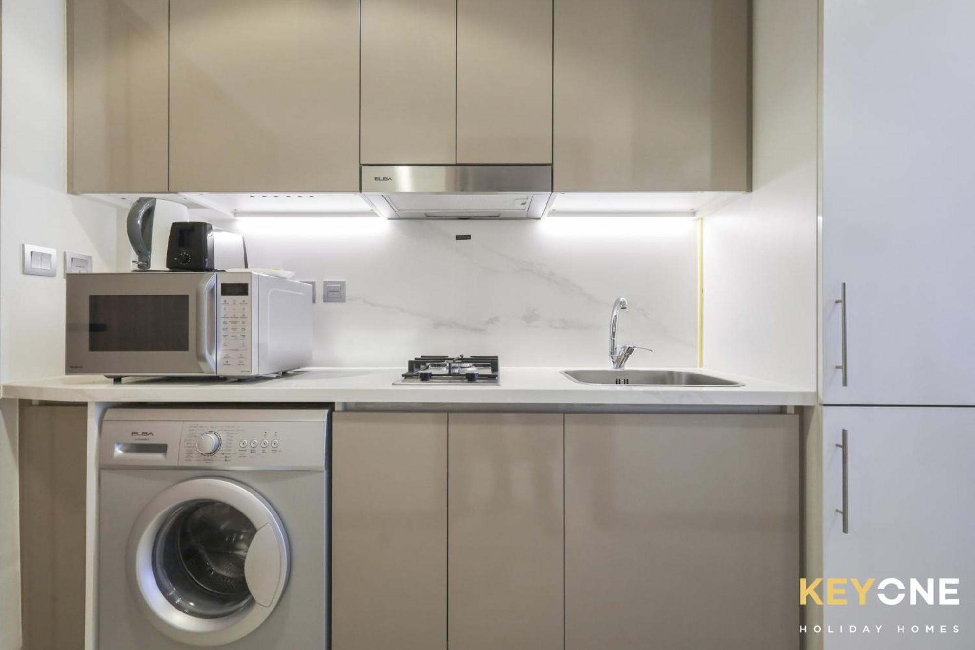 Chic Modern Studio In Azizi Riviera Apartment *