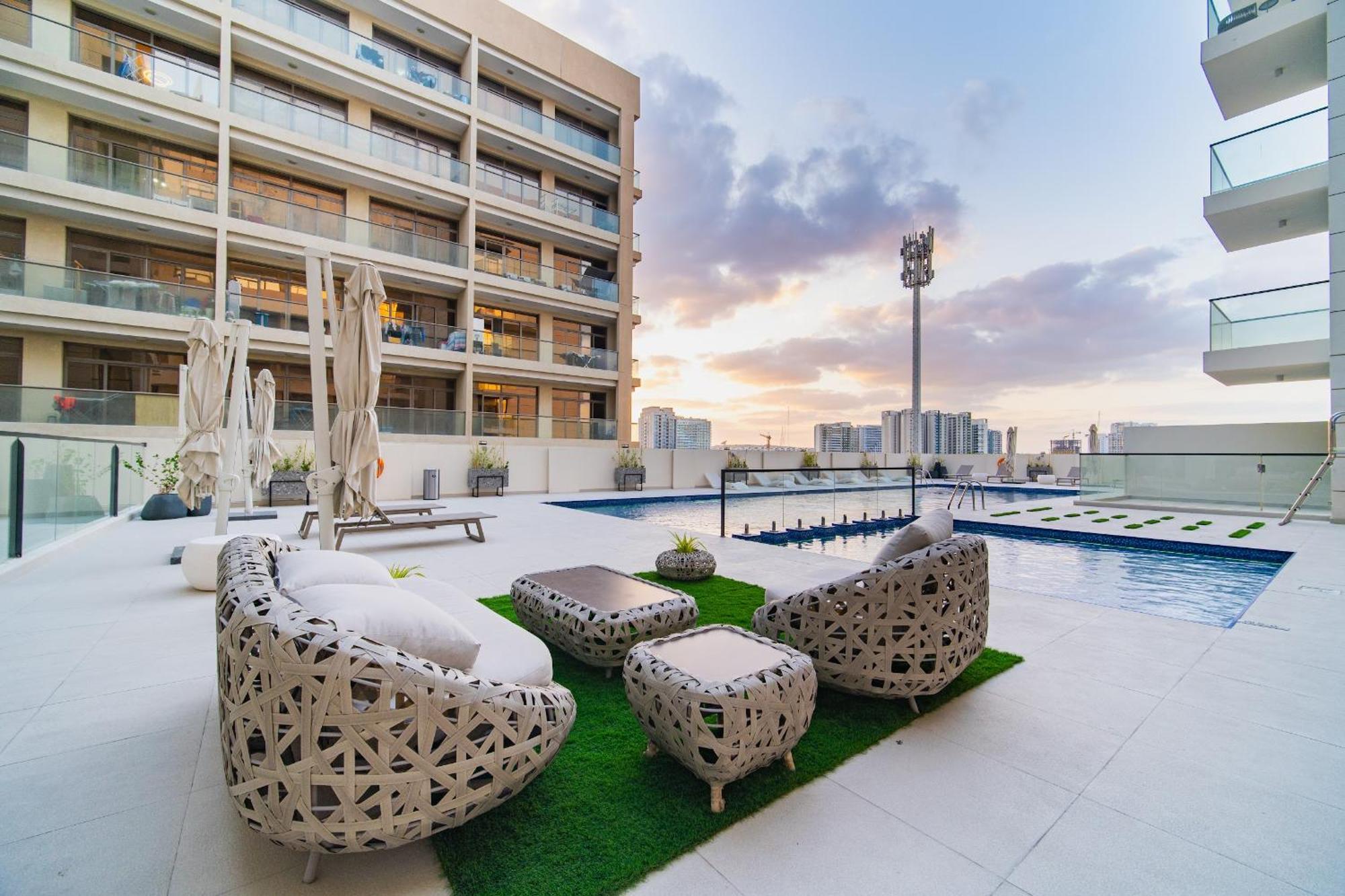 Sunny Studio, Pool, Views, Near Metro Apartment Dubai