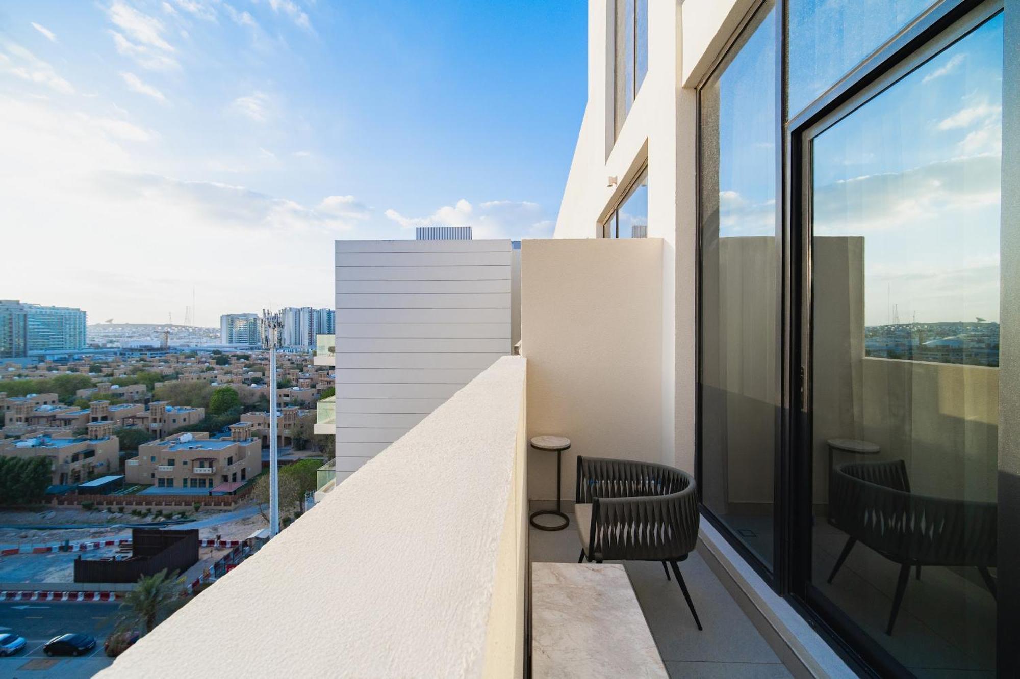 Sunny Studio, Pool, Views, Near Metro Dubai